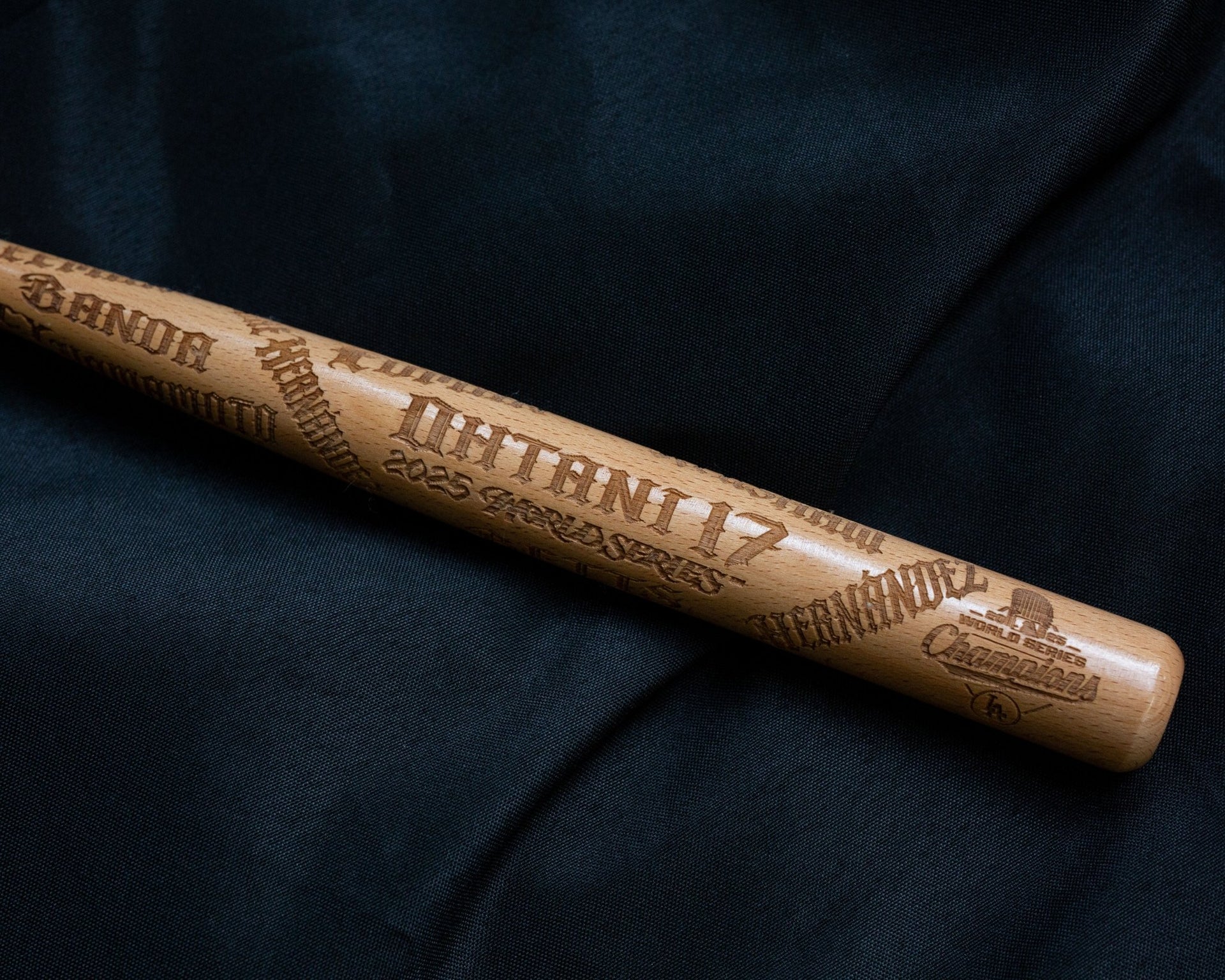 Mister Cartoon X Pillbox – World Series Champions Team Mini Bat - Toons Mart