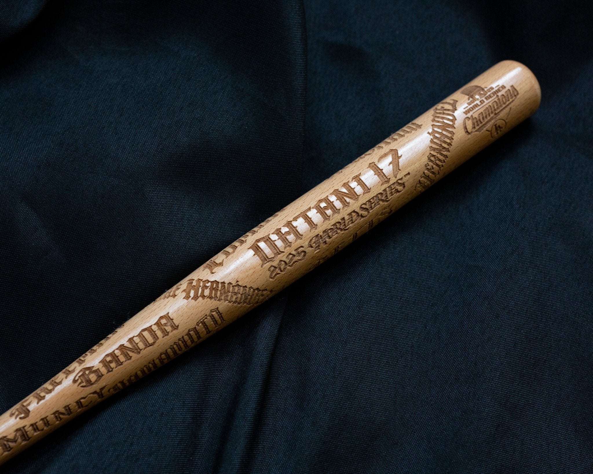 Mister Cartoon X Pillbox – World Series Champions Team Mini Bat - Toons Mart