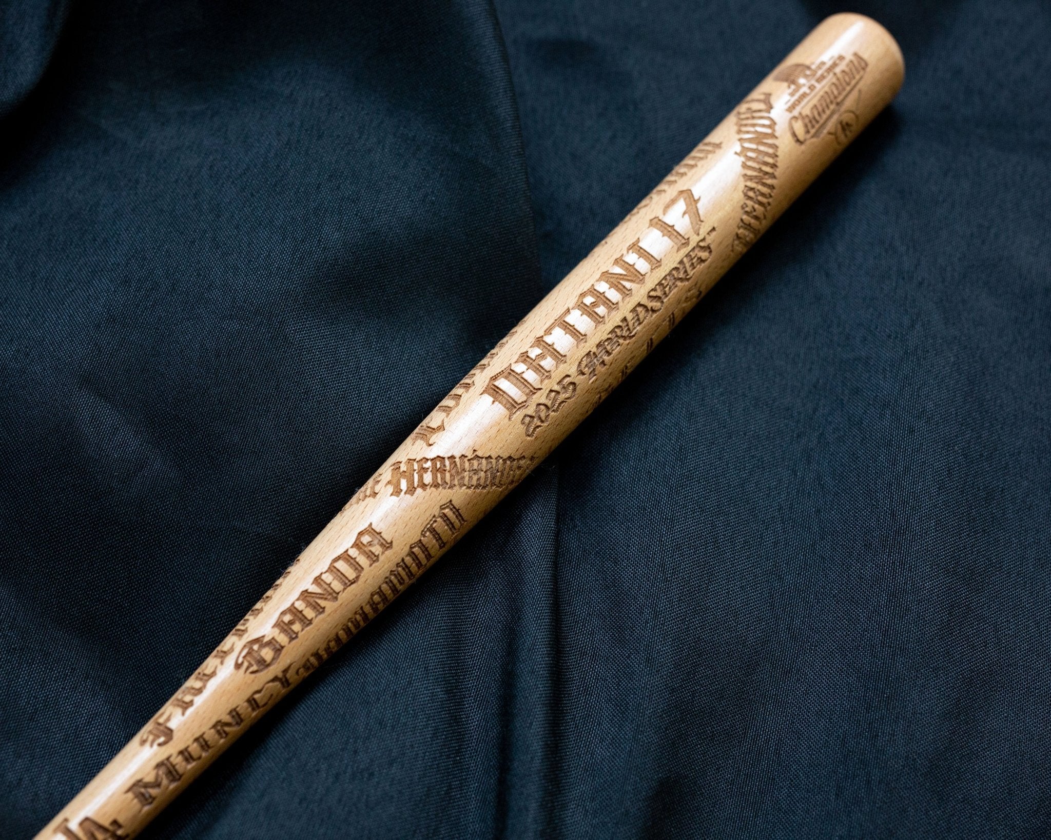 Mister Cartoon X Pillbox – World Series Champions Team Mini Bat - Toons Mart